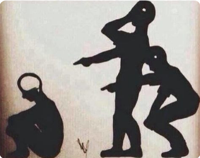 مغزهای کوچکی که به بزرگی نشستگان می خنند