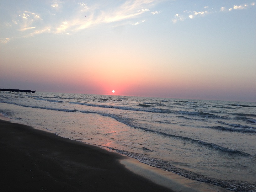 غروب خورشید در دل دریای مازندران