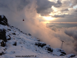 دیدی که به بادی خزان شدیم