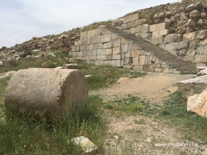 پای بلوط های زاگرس، راه خراسان میان معبد آناهیتا و بیستون