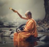 قرارگاه هایی بی بنیادتر از آن، که بر آن قرار گیریم