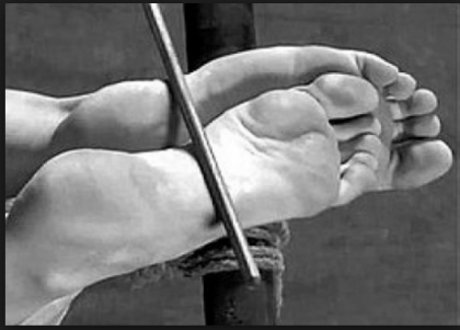 شلاق اعتراضات 16 آذر 1353 دانشگاه تبریز کف پای دانشجو