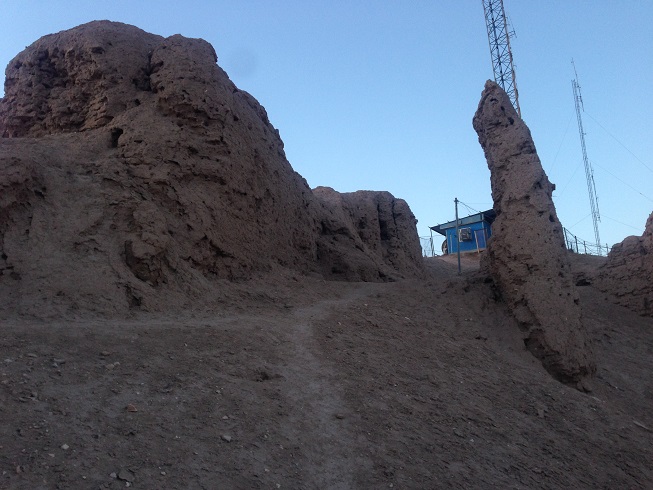 دکل مخابراتی در سالم ترین و بهترین نقطه قلعه اردشیر کرمان 