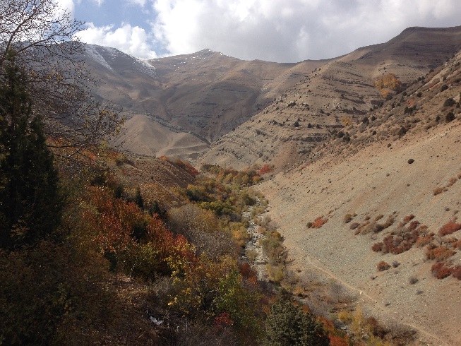 صعود به قله توچال از مسیر دره ایگل - نمایی از دره زیبای ایگل