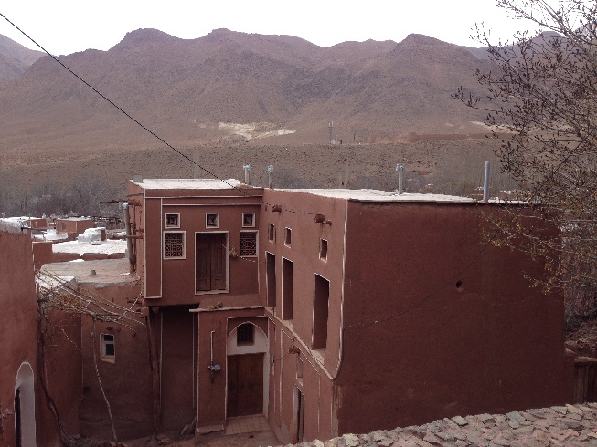 ابیانه نمایی از یک ساختمان در این روستای مقصد گردشگری