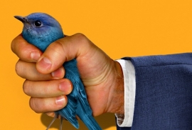 صاحبان متکبر اسارتگاه هایی وسیع، به وسعت ملت ها