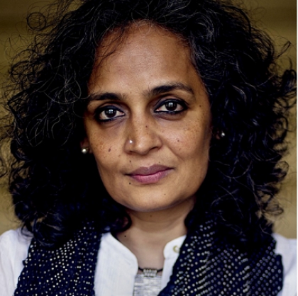 آروندیتی روی : برداشت حجاب از آنچه بر جهان می گذرد